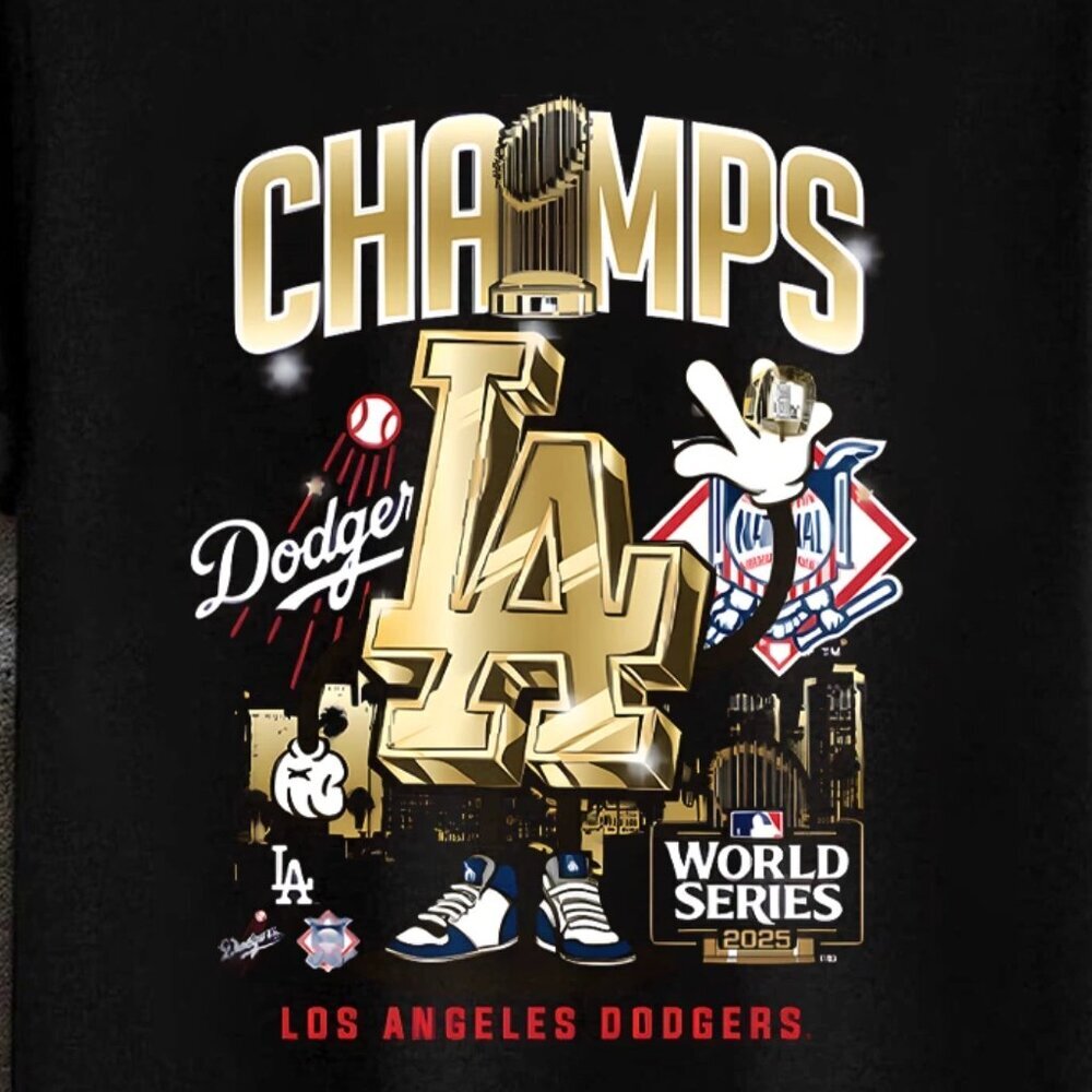 Los Angeles Dodgers Champions 2025 Team TShirt - Picture 2 of 5